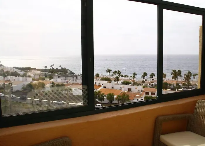 Bright Apt, Terrace,heated Pool.