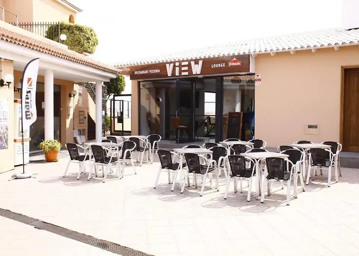 Appartamento Bright Apt, Terrace,heated Pool.